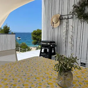 https://eco-villa-nr-8-in-buqez-resort.hotelinzadar.com